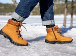 KAAKKURI Naisten GORE-TEX® nilkkurit nastapohjalla