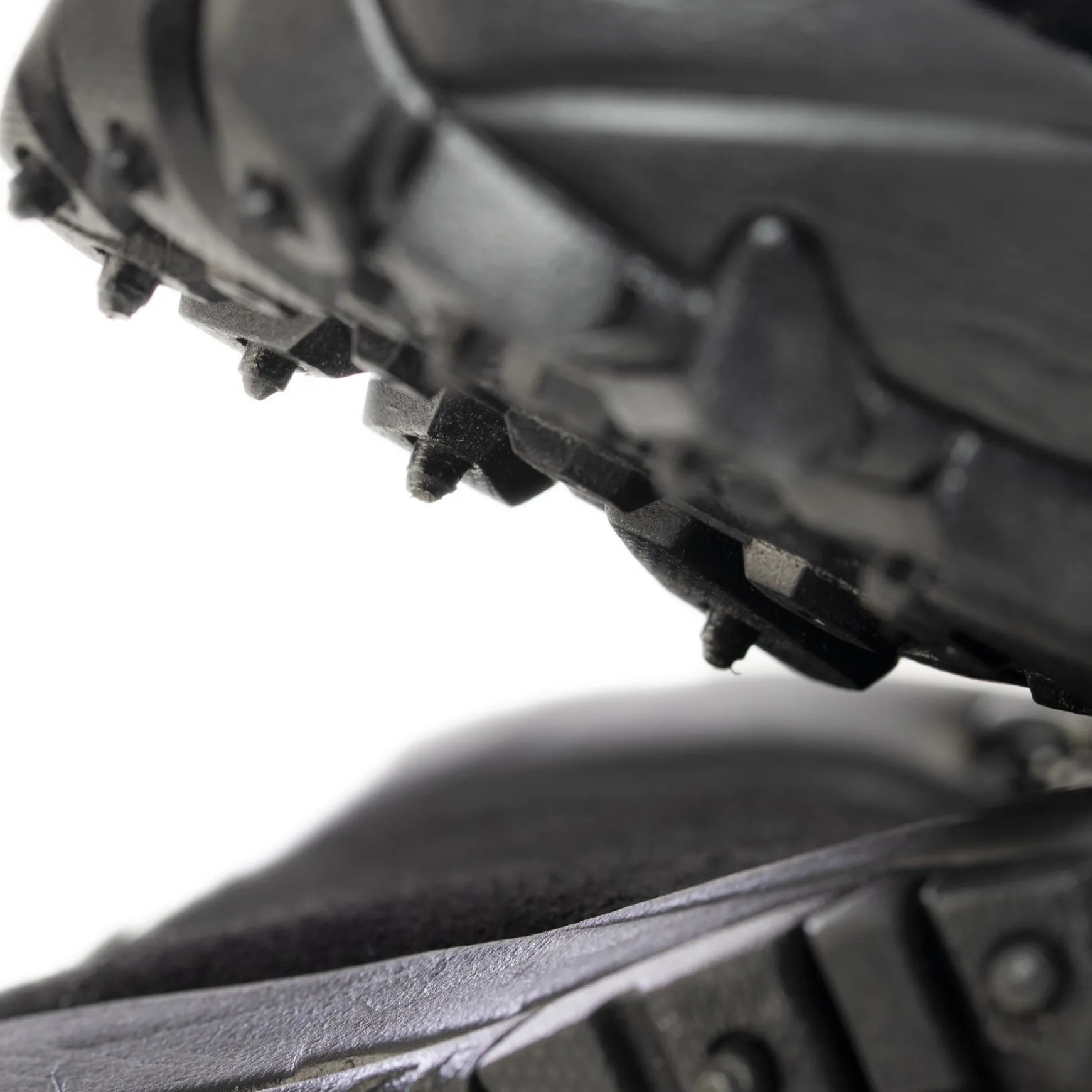KAAKKURI Naisten GORE-TEX® nilkkuri nastapohjalla