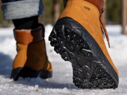 KAAKKURI Naisten GORE-TEX® nilkkurit nastapohjalla